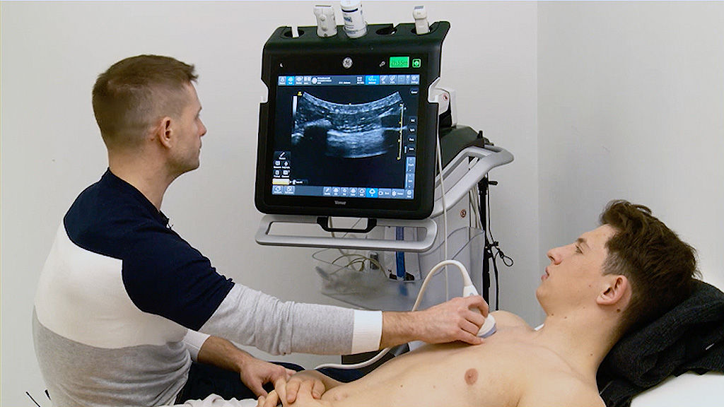 The probe positioned at the upper anterior point